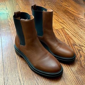 Brown leather Chelsea boot